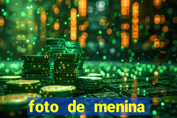 foto de menina bonita fake cacheada